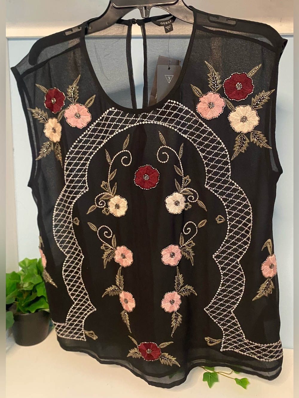 Guess Los Angeles Whimsigoth Boho-chic Black Sleeveless top L